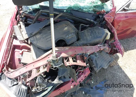 2016 Chrysler 300 Limited z USA, uszkodzony, nr VIN 2C3CCAAG9GH311099